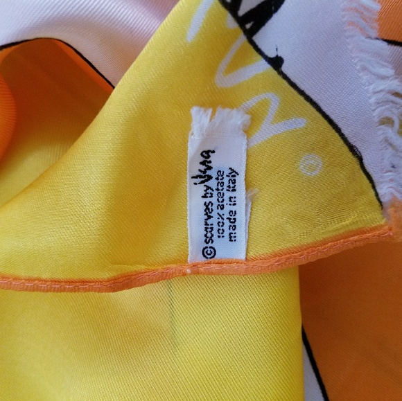 Vintage Vera Scarf - Picture 3 of 3